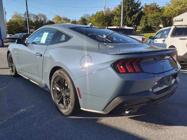 2024 Ford Mustang GT - Photo 3