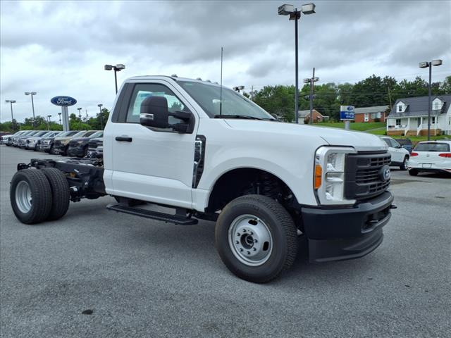 2023 Ford F-350 Super Duty XL - Photo 3