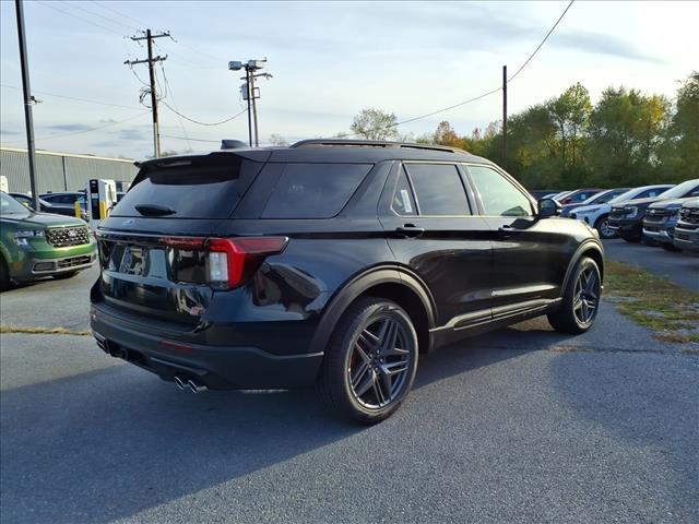 2025 Ford Explorer ST - Photo 3