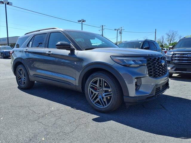 2025 Ford Explorer ST - Photo 3