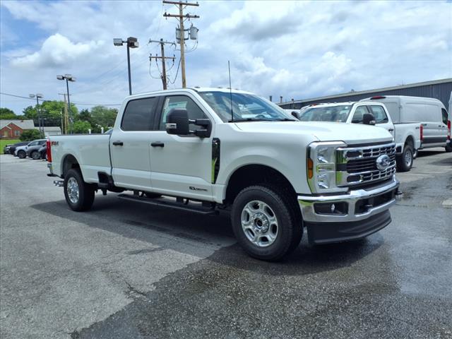 2025 Ford F-350 Super Duty XLT - Photo 3