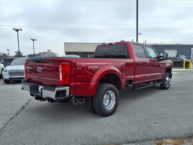 2025 Ford F-350 Super Duty XLT - Photo 3