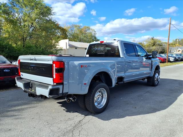 2026 Ford F-450 Super Duty Platinum - Photo 3