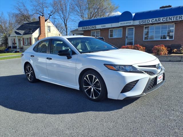 2018 Toyota Camry SE - Photo 3