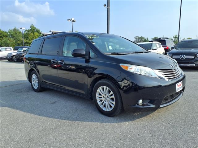 2015 Toyota Sienna XLE 8-Passenger - Photo 3
