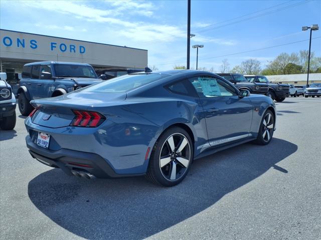 2025 Ford Mustang GT - Photo 4