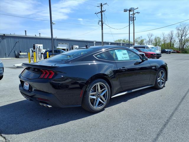 2025 Ford Mustang GT - Photo 4