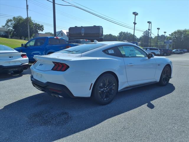 2025 Ford Mustang GT - Photo 4
