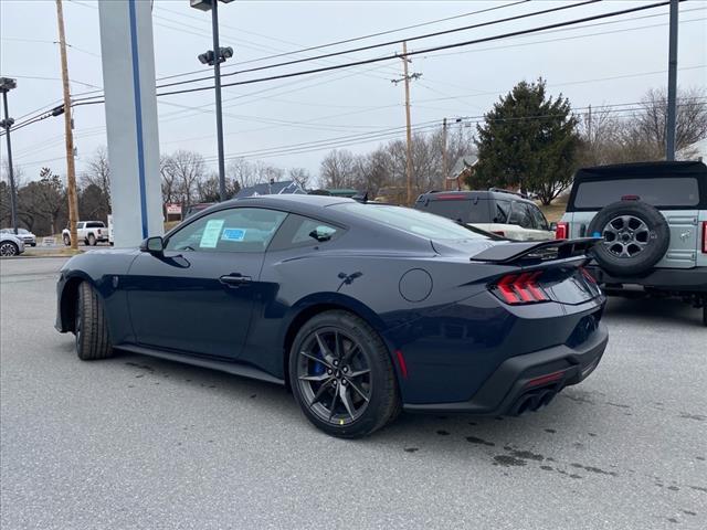 2025 Ford Mustang Dark Horse - Photo 4