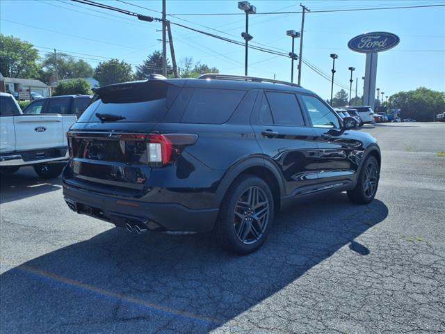2025 Ford Explorer ST - Photo 4