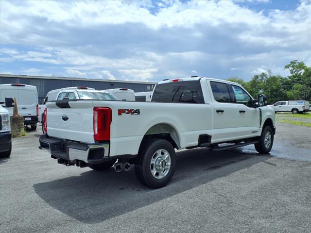2025 Ford F-350 Super Duty XLT - Photo 4
