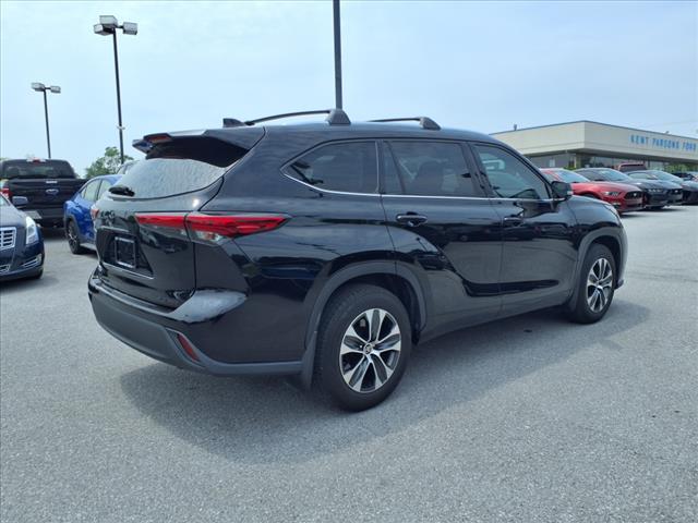 2021 Toyota Highlander XLE - Photo 4