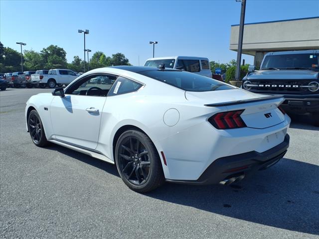 2025 Ford Mustang GT - Photo 5