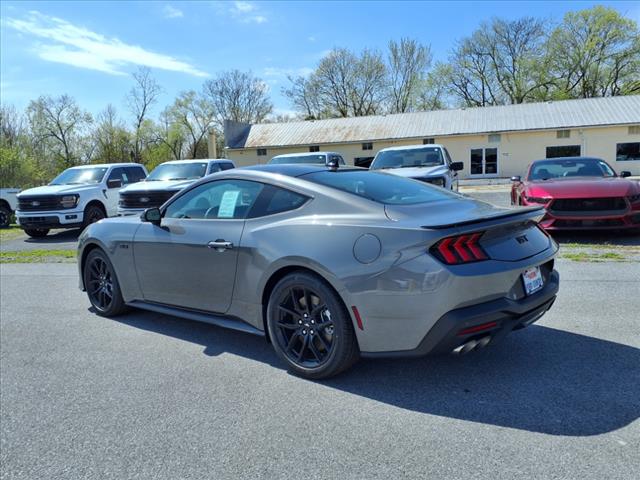 2025 Ford Mustang GT - Photo 5