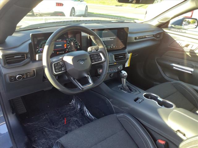 2024 Ford Mustang GT - Photo 5