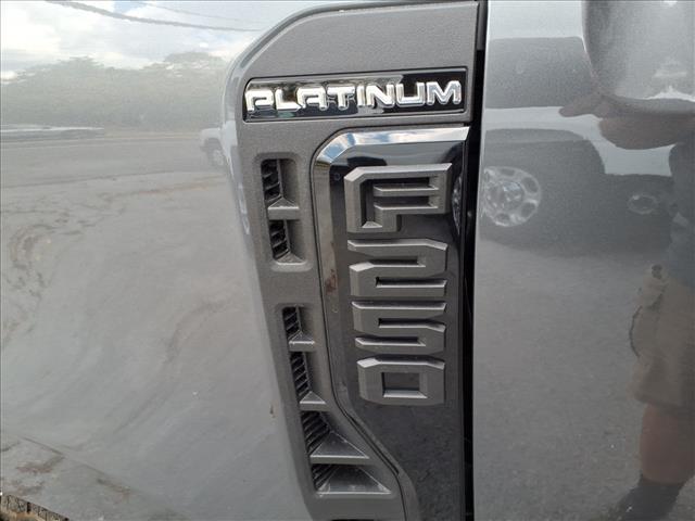 2026 Ford F-250 Super Duty Platinum - Photo 5