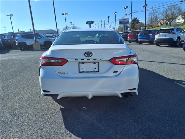 2018 Toyota Camry SE - Photo 5