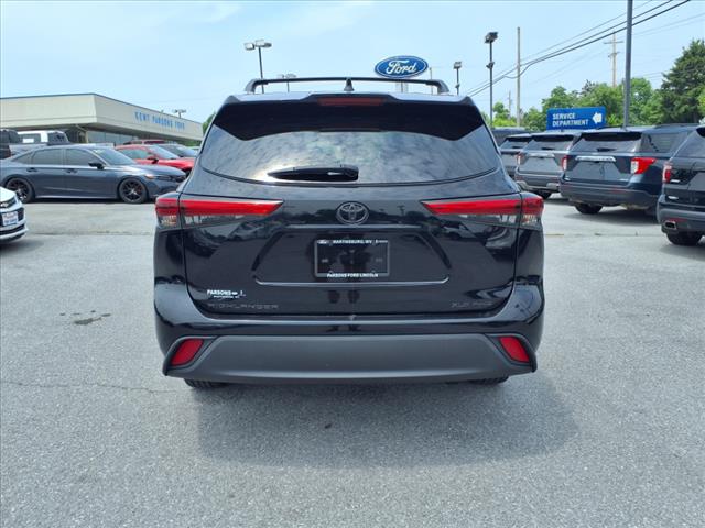 2021 Toyota Highlander XLE - Photo 5