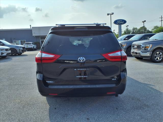 2015 Toyota Sienna XLE 8-Passenger - Photo 5