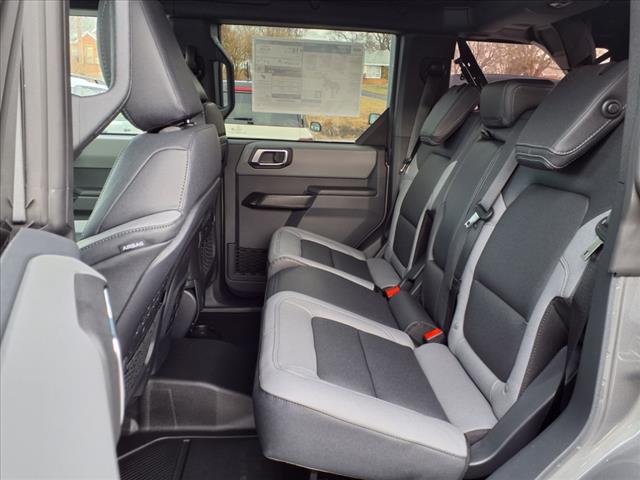 2024 Ford Bronco Black Diamond - Photo 6