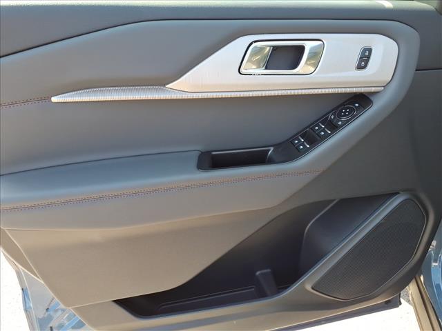 2025 Ford Explorer Active - Photo 6