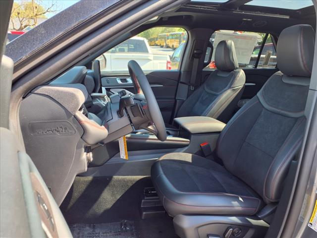 2025 Ford Explorer ST - Photo 6