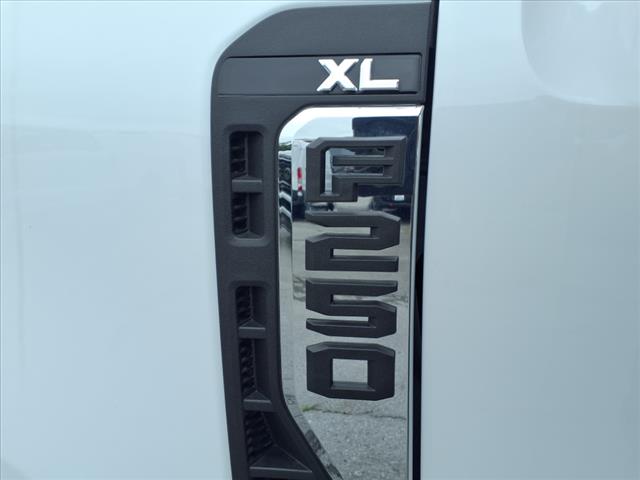 2025 Ford F-250 Super Duty XL - Photo 6