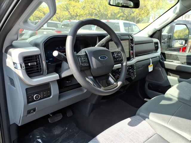 2026 Ford F-350 Super Duty XLT - Photo 6