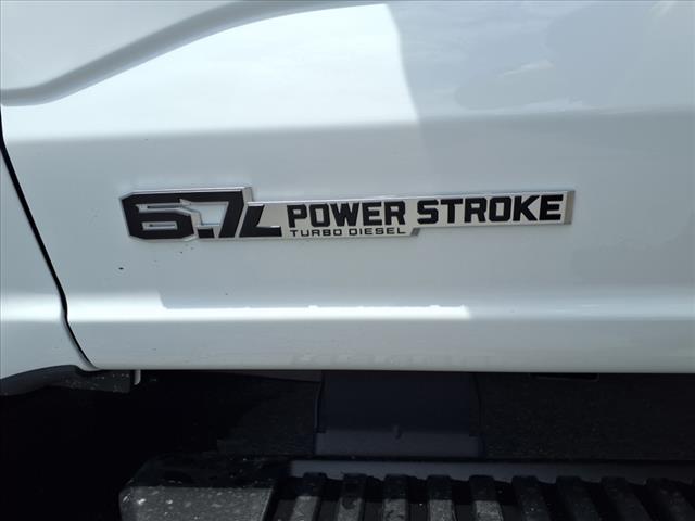 2025 Ford F-350 Super Duty XLT - Photo 6