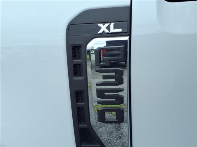 2025 Ford F-350 Super Duty XL - Photo 6