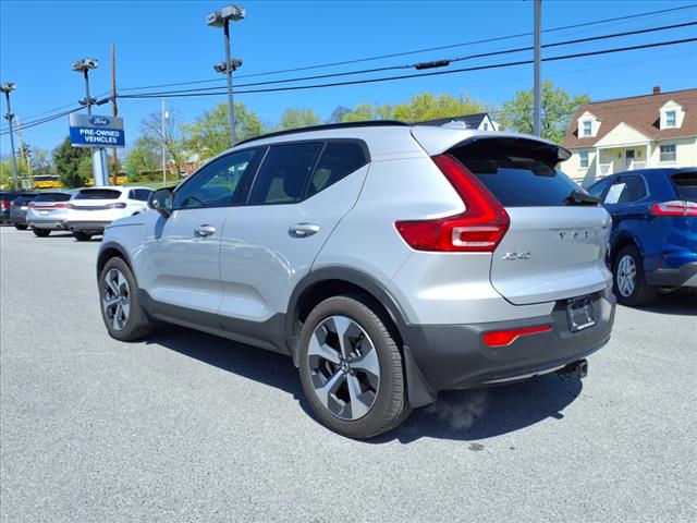 2023 Volvo XC40 B5 Plus Dark Theme - Photo 6