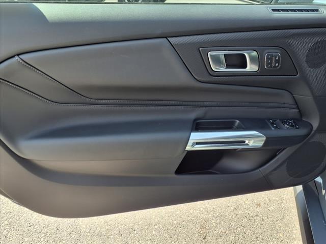 2025 Ford Mustang GT - Photo 7