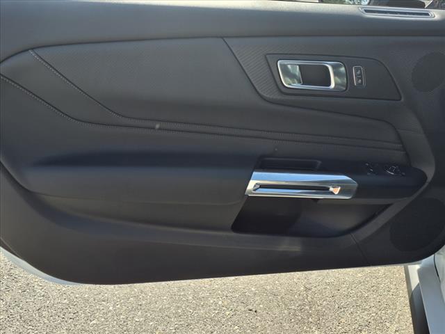 2025 Ford Mustang GT - Photo 7