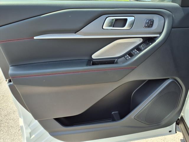 2025 Ford Explorer ST - Photo 7