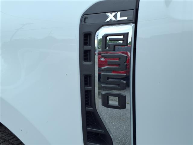2025 Ford F-350 Super Duty XL - Photo 7