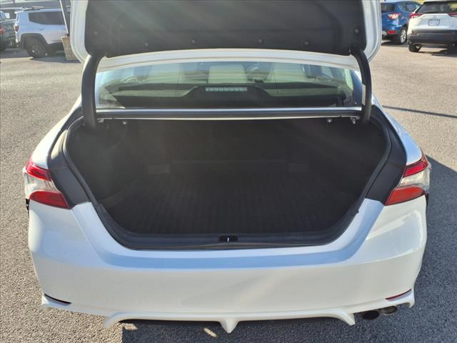 2018 Toyota Camry SE - Photo 7