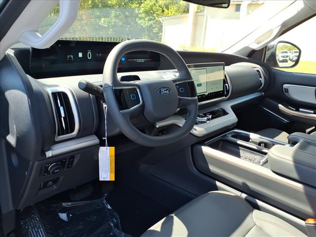2025 Ford Expedition Active - Photo 8
