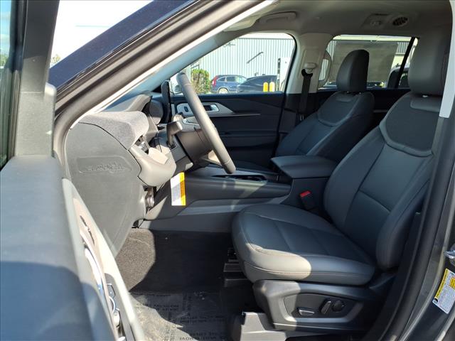 2025 Ford Explorer Active - Photo 8