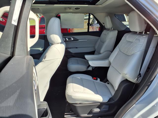 2025 Ford Explorer Platinum - Photo 8