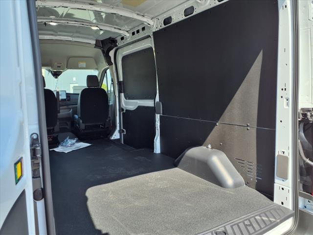 2025 Ford Transit 250 - Photo 8