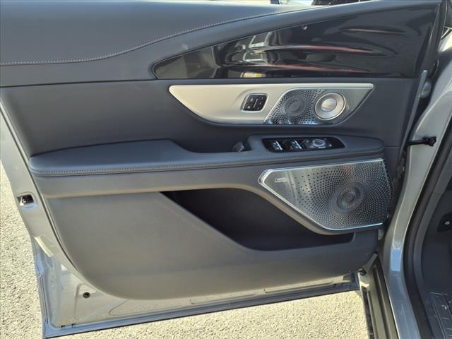 2025 Lincoln Nautilus Hybrid Reserve - Photo 8