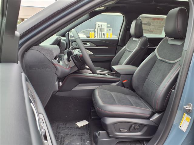 2025 Ford Explorer ST - Photo 9