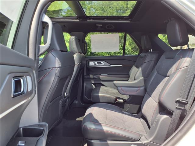 2025 Ford Explorer ST - Photo 9