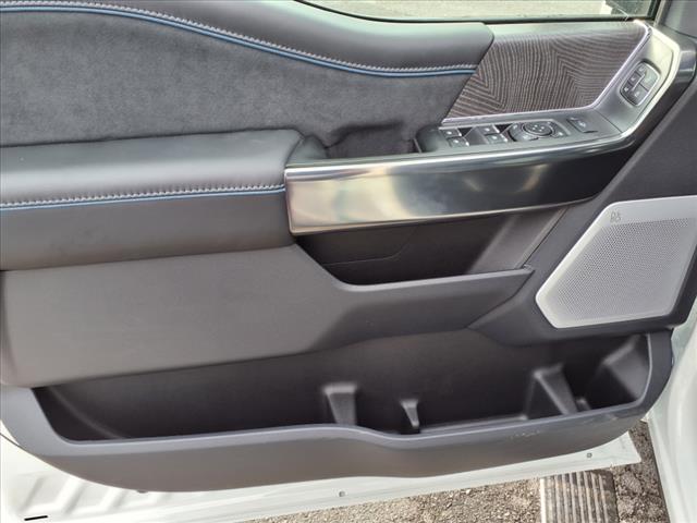 2025 Ford F-250 Super Duty Platinum - Photo 9
