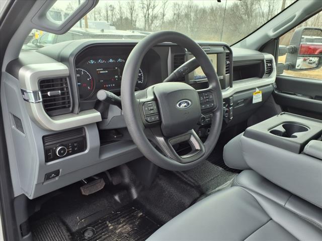 2025 Ford F-350 Super Duty XL - Photo 9