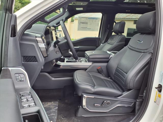 2025 Ford F-150 Platinum - Photo 9