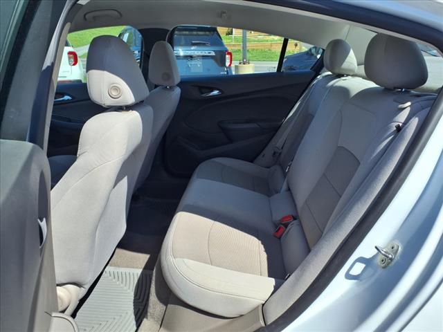 2017 Chevrolet Cruze LS Manual - Photo 9