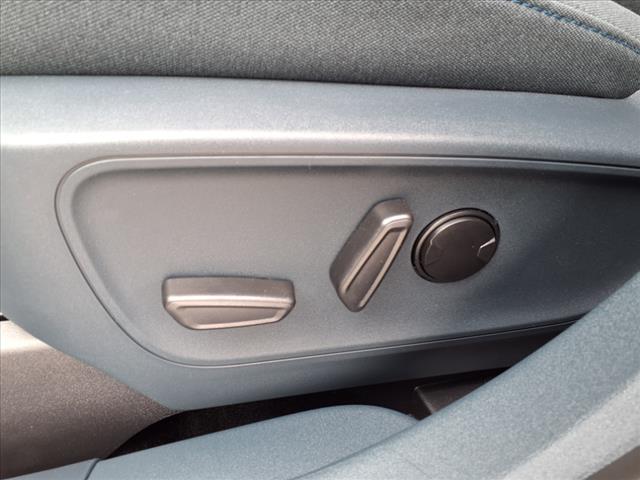 2025 Ford Maverick XLT - Photo 9