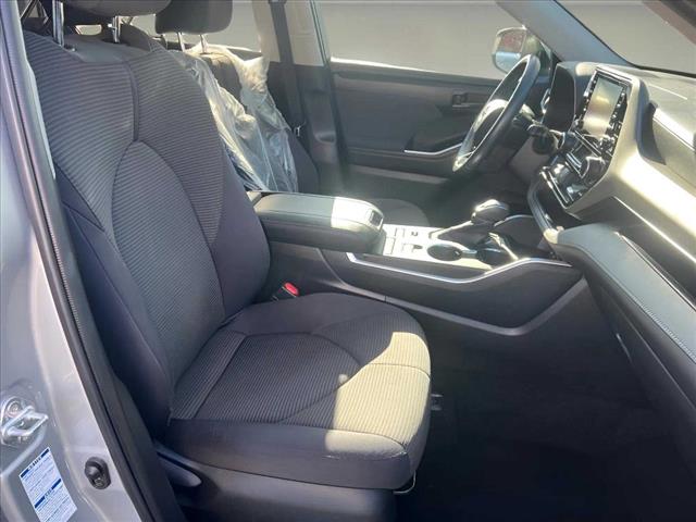 2020 Toyota Highlander LE