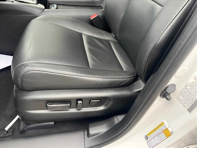 2022 Honda Pilot Touring w/Rear Captain's Chairs